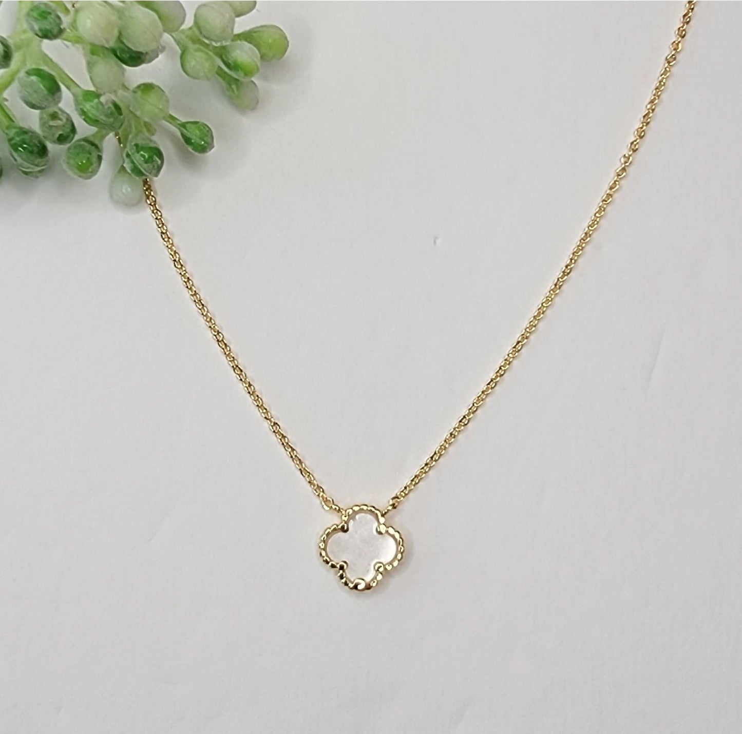 Dainty Clover Necklace